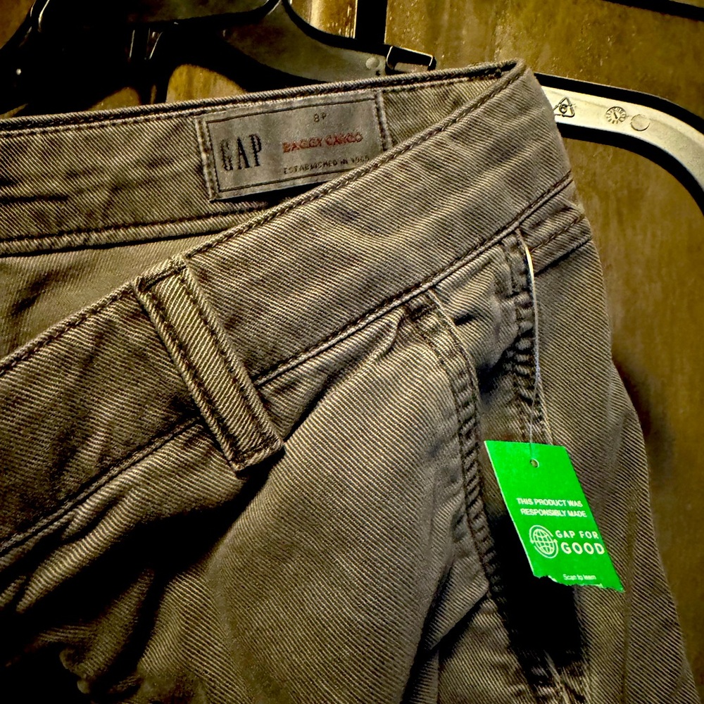 Mid rise cargo baggy khakis NWT the Gap